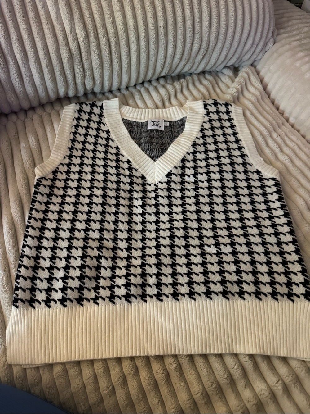 Princess Polly Black and White Houndstooth V-Neck Sweater Vest